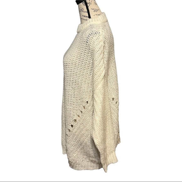 American Eagle Outfitters Women’s Open Knit Sweater Ivory Oversized Medium - Picture 2 of 5